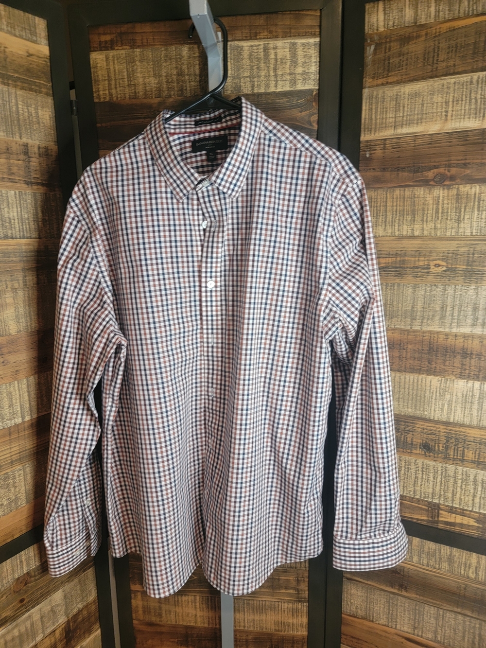 Banana Republic Men's Checked Dress Shirt in Blue and Red